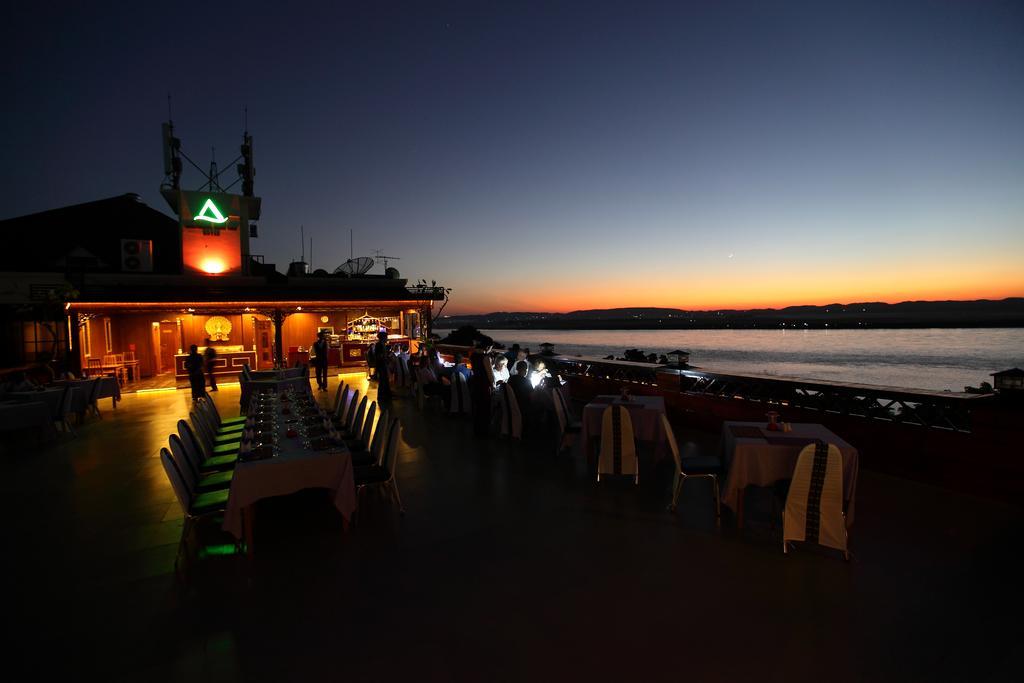 Ayarwaddy River View Hotel Mandalay Ngoại thất bức ảnh